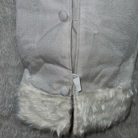 Christmas Tree Skirt - Picture 7 of 8